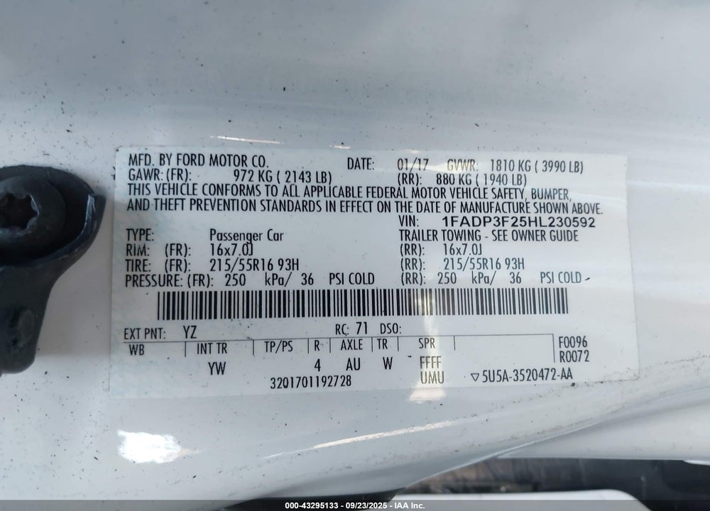 2017 FORD FOCUS VIN: 1FADP3F25HL230592