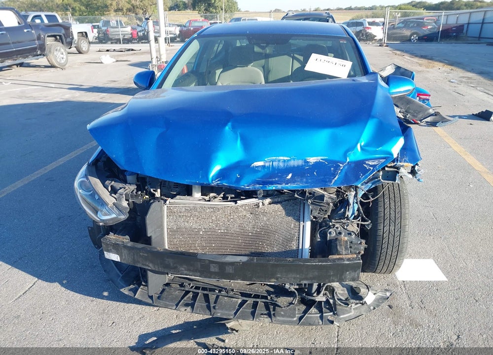 2017 HYUNDAI ELANTRA SE VIN: 5NPD74LF9HH114887