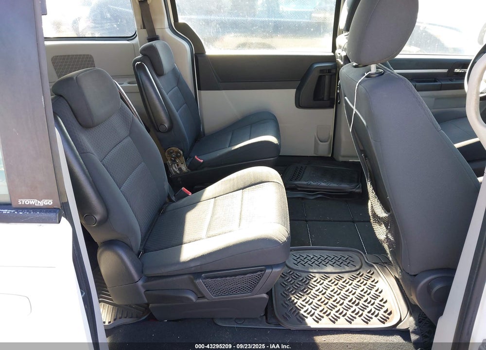 2010 DODGE GRAND CARAVAN SE VIN: 2D4RN4DE8AR145190