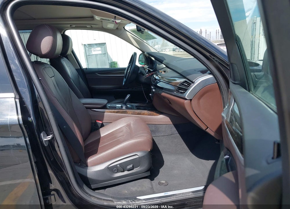 2016 BMW X5 VIN: 5UXKT0C54G0S76794