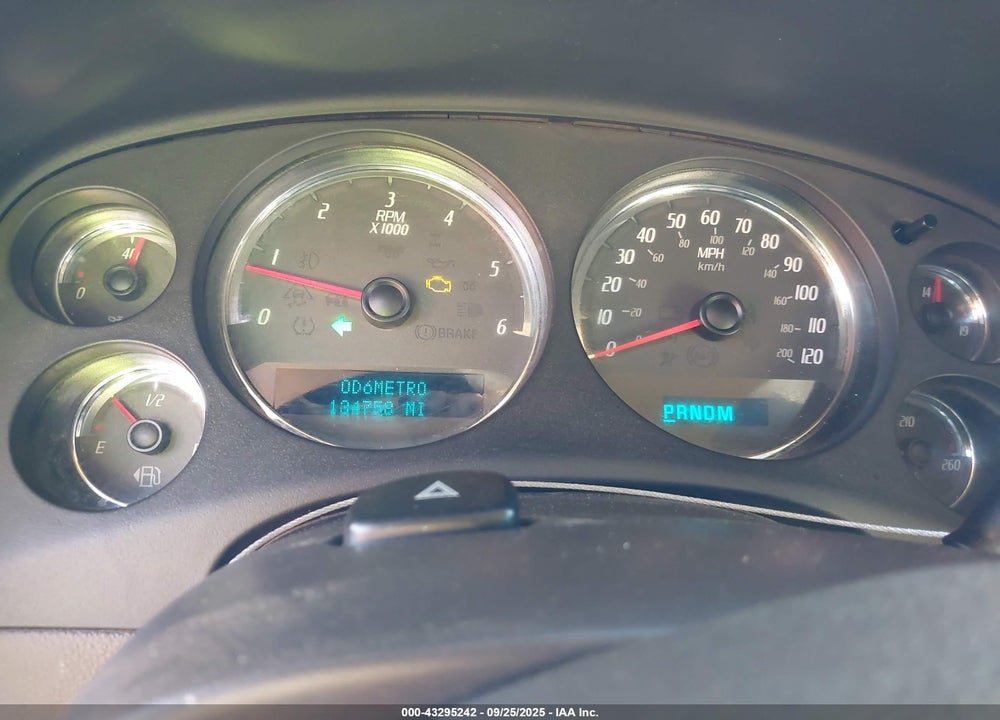 2007 GMC YUKON DENALI VIN: 1GKFK63827J321040