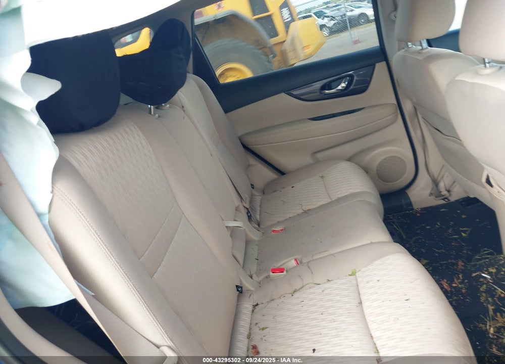 2018 NISSAN ROGUE SV VIN: KNMAT2MVXJP577768