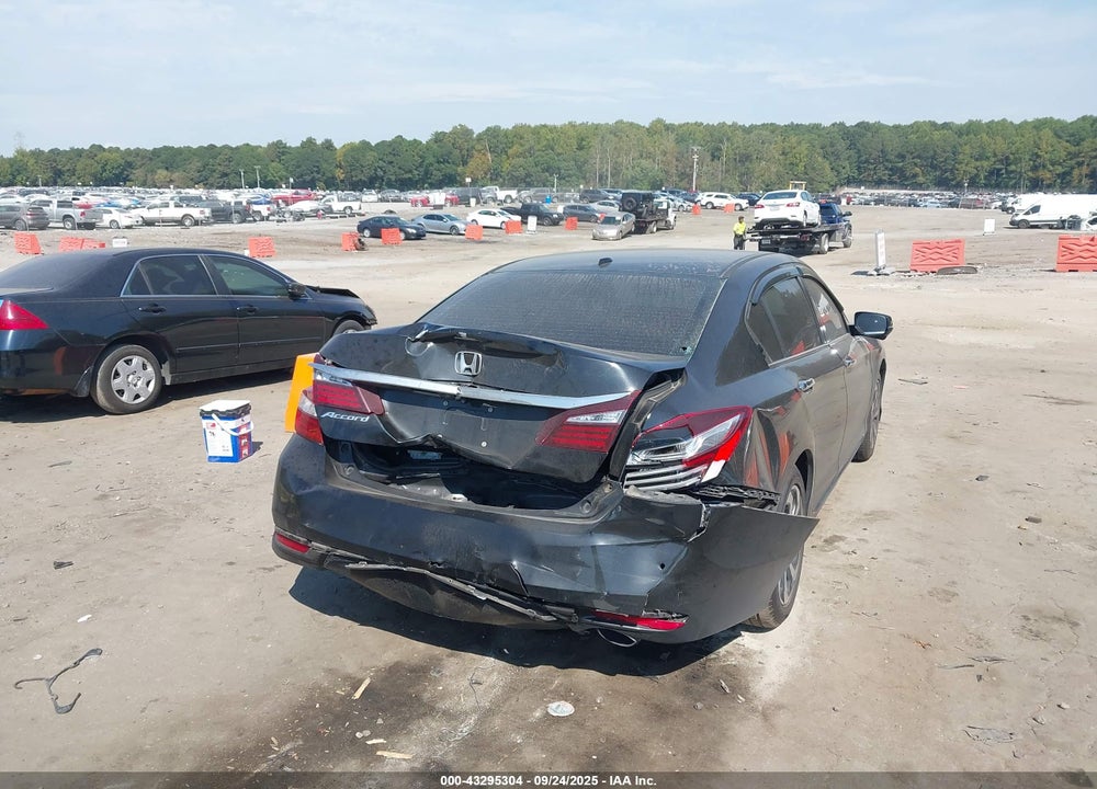 2017 HONDA ACCORD EX VIN: 1HGCR2F71HA282580