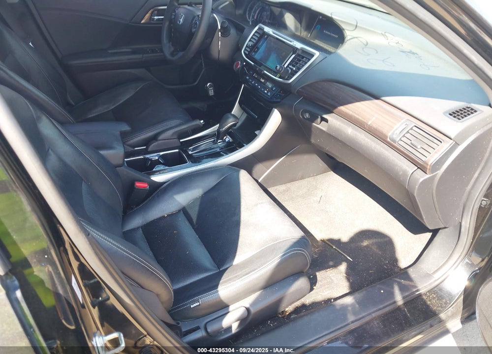 2017 HONDA ACCORD EX VIN: 1HGCR2F71HA282580