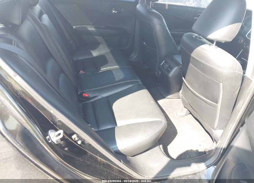2017 HONDA ACCORD EX VIN: 1HGCR2F71HA282580