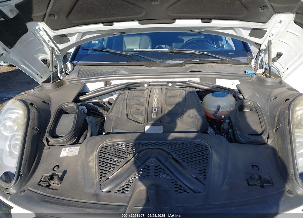 2015 PORSCHE MACAN VIN: WP1AB2A53FLB57533