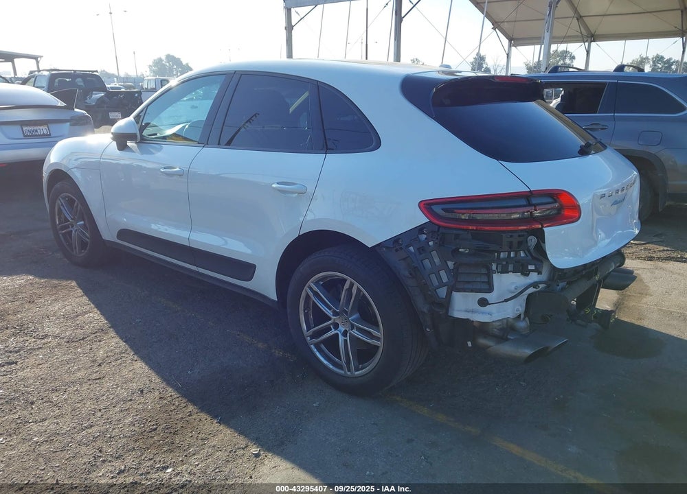 2015 PORSCHE MACAN VIN: WP1AB2A53FLB57533