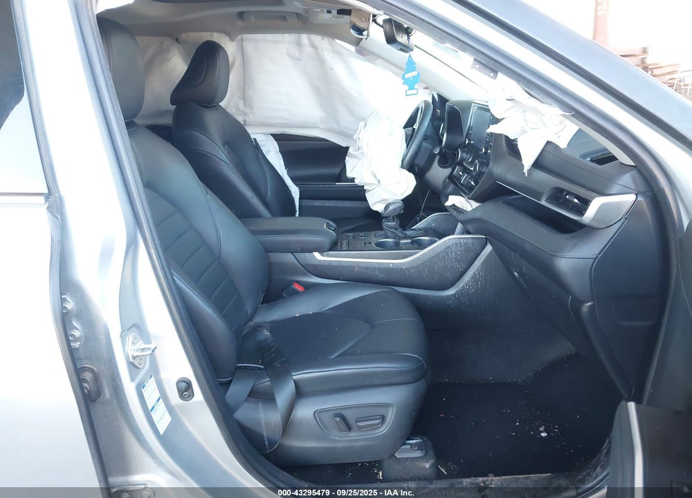 2020 TOYOTA HIGHLANDER XLE VIN: 5TDGZRBH5LS514651