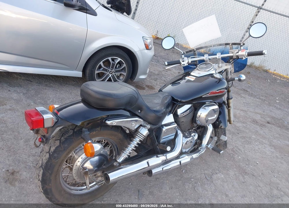 2002 HONDA VT750 DC VIN: JH2RC44042K620400