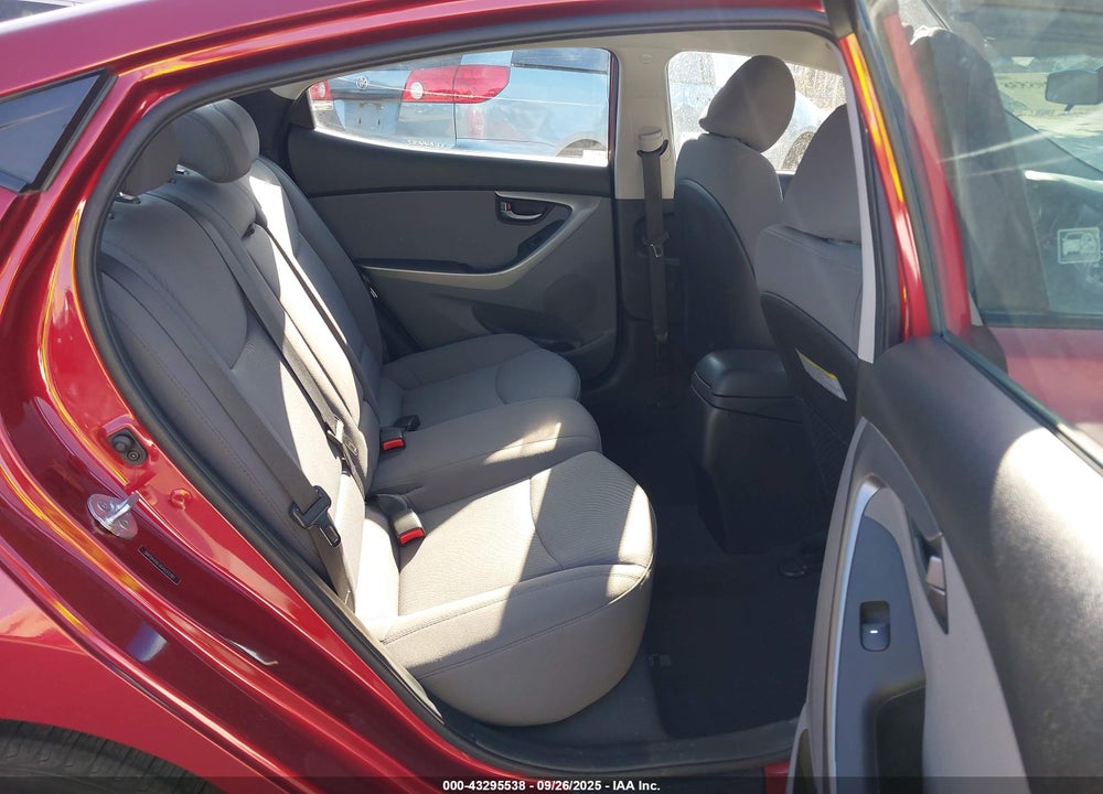 2014 HYUNDAI ELANTRA SE VIN: 5NPDH4AEXEH533785