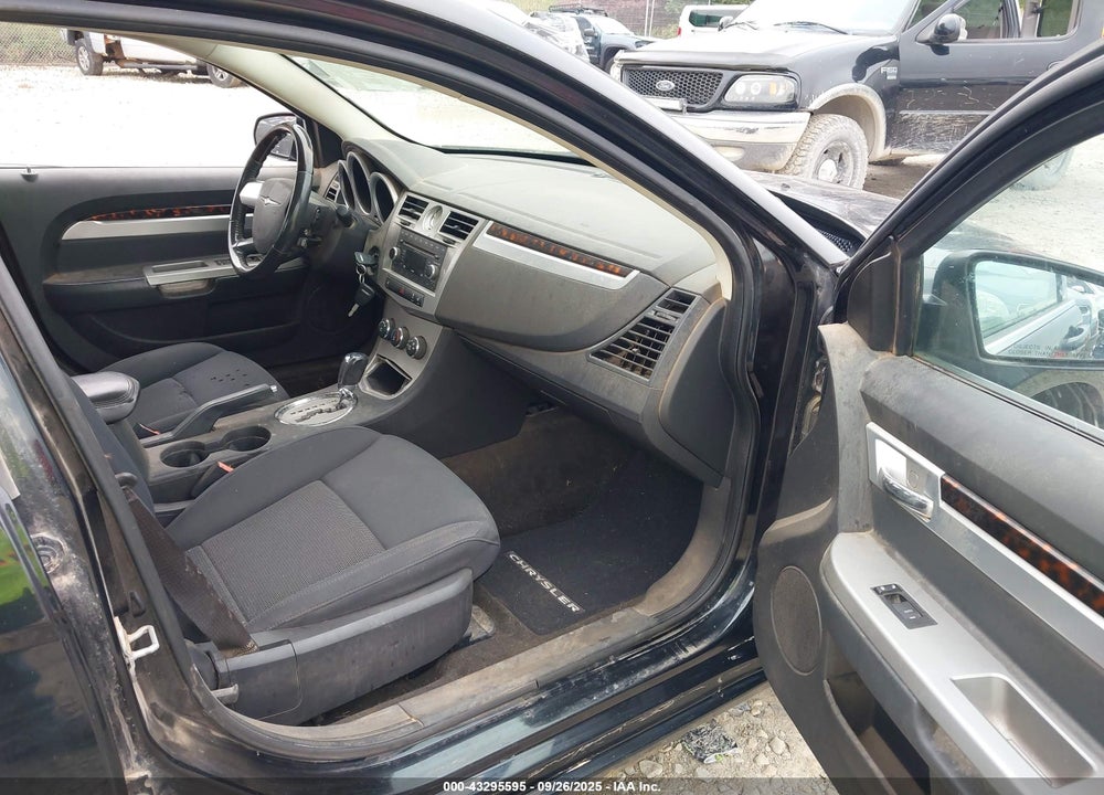 2010 CHRYSLER SEBRING VIN: 1C3CC5FB8AN173283