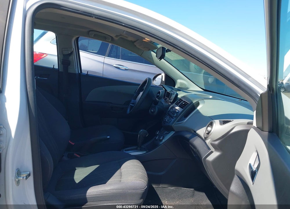 2014 CHEVROLET SONIC LT AUTO VIN: 1G1JC5SG2E4202480