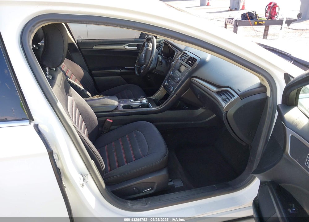 2017 FORD FUSION HYBRID SE VIN: 3FA6P0LU3HR387133