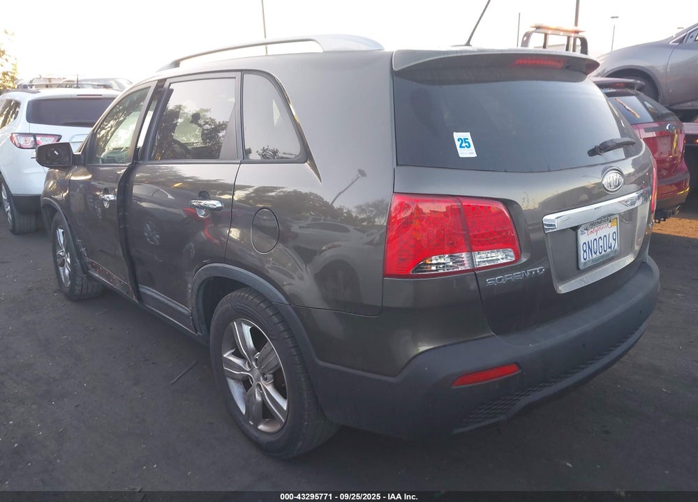 2013 KIA SORENTO VIN: 5XYKU4A20DG344531