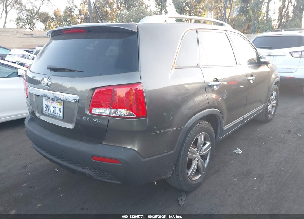 2013 KIA SORENTO VIN: 5XYKU4A20DG344531