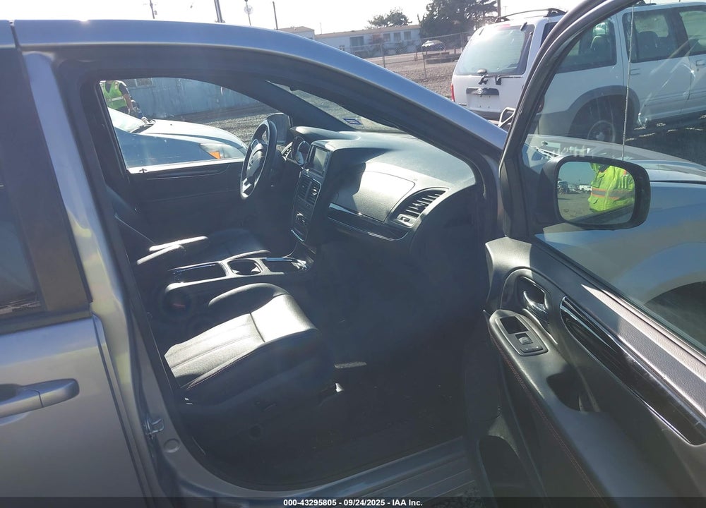 2018 DODGE GRAND CARAVAN GT VIN: 2C4RDGEG7JR219555