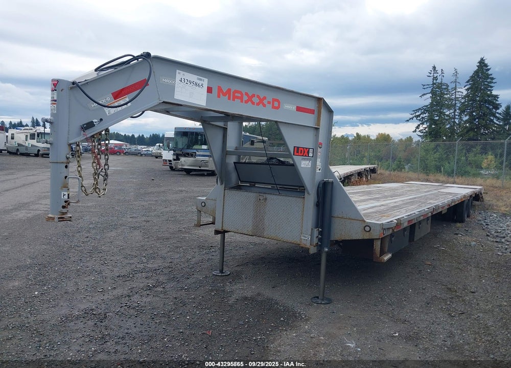 2022 MAXX-D TRAILER VIN: 5R8GF402XNM098145