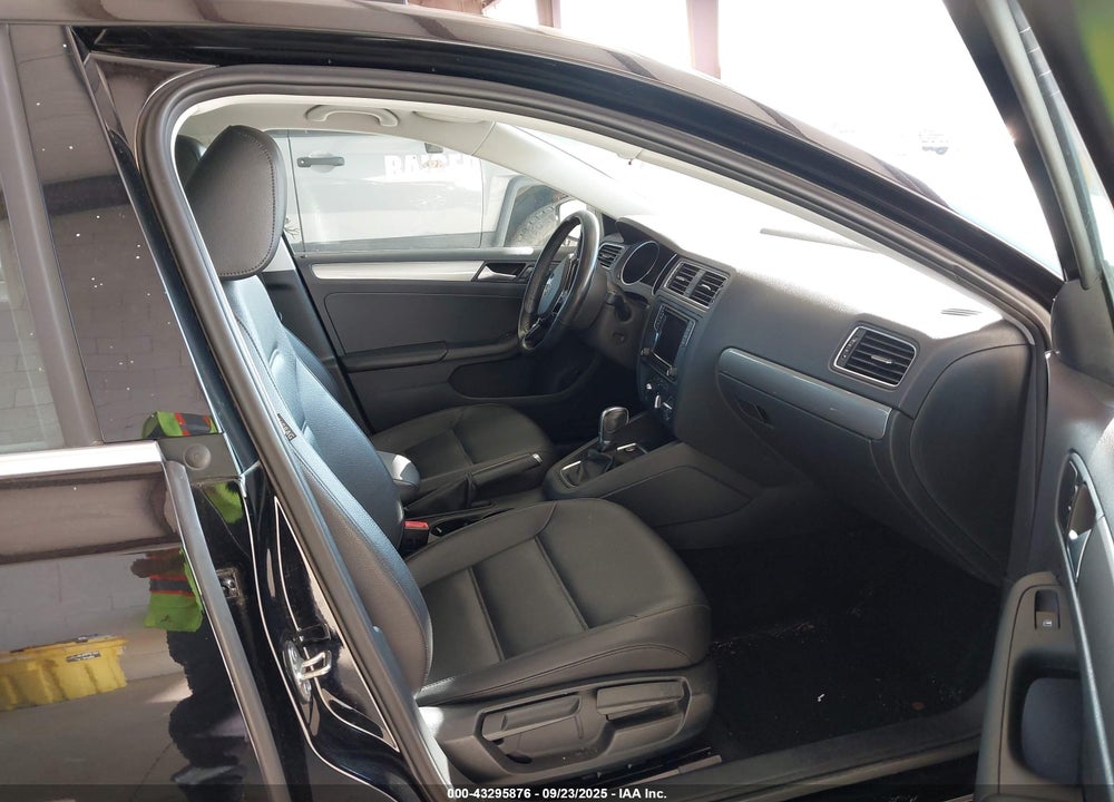 2017 VOLKSWAGEN JETTA VIN: 3VWDB7AJ0HM287101