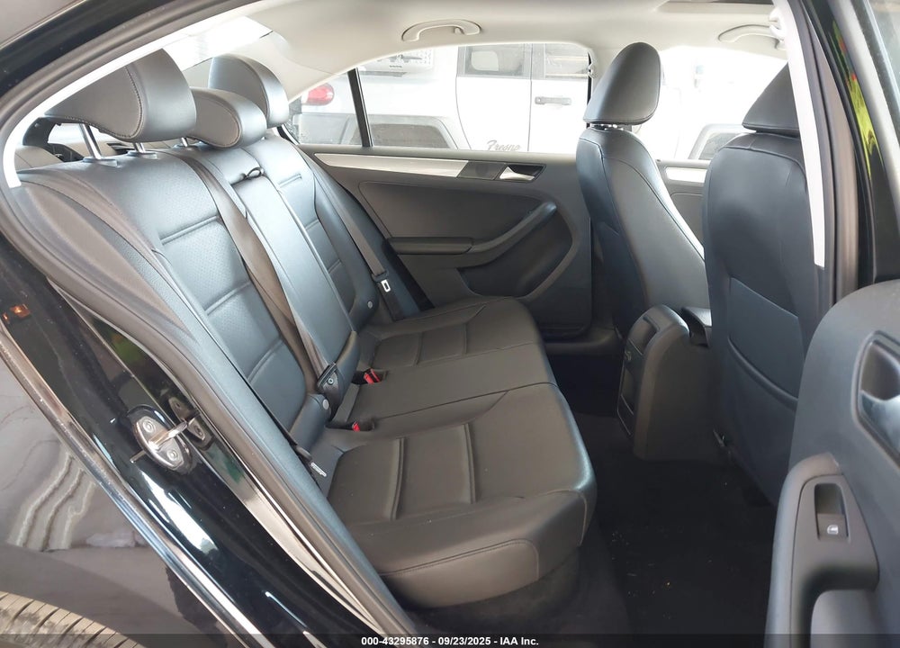 2017 VOLKSWAGEN JETTA VIN: 3VWDB7AJ0HM287101