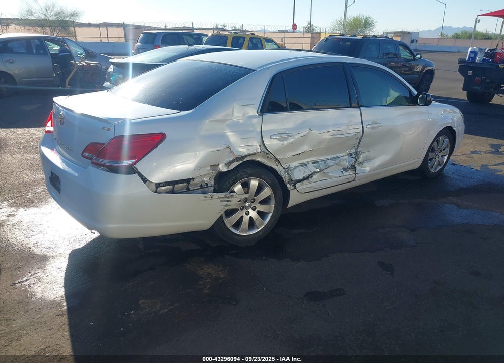 2005 TOYOTA AVALON XLS VIN: 4T1BK36B05U055671
