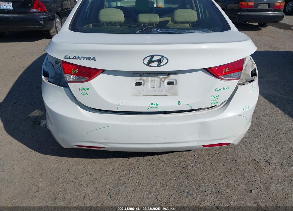 2013 HYUNDAI ELANTRA VIN: 5NPDH4AE0DH165034