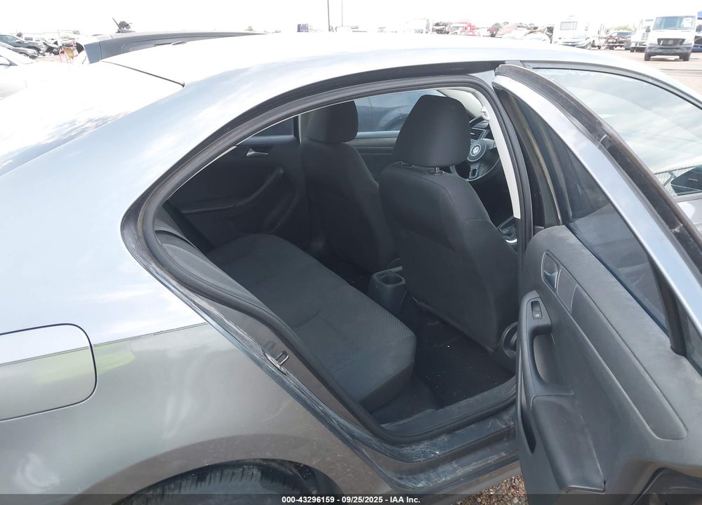 2013 VOLKSWAGEN JETTA VIN: 3VW2K7AJXDM405527
