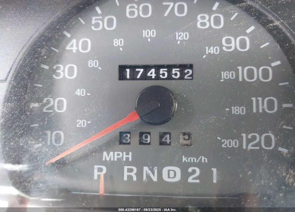 1999 MERCURY GRAND MARQUIS GS VIN: 2MEFM74W8XX711557
