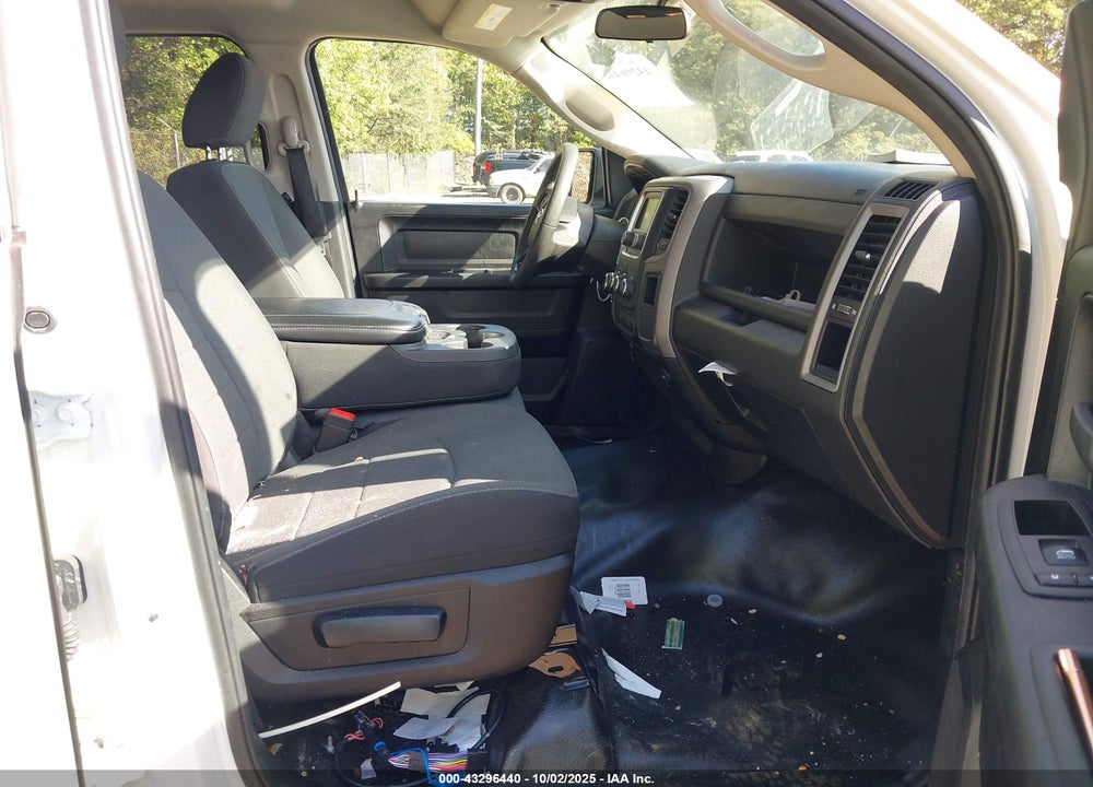 2022 RAM 1500 VIN: 1C6RR7FG4NS244232