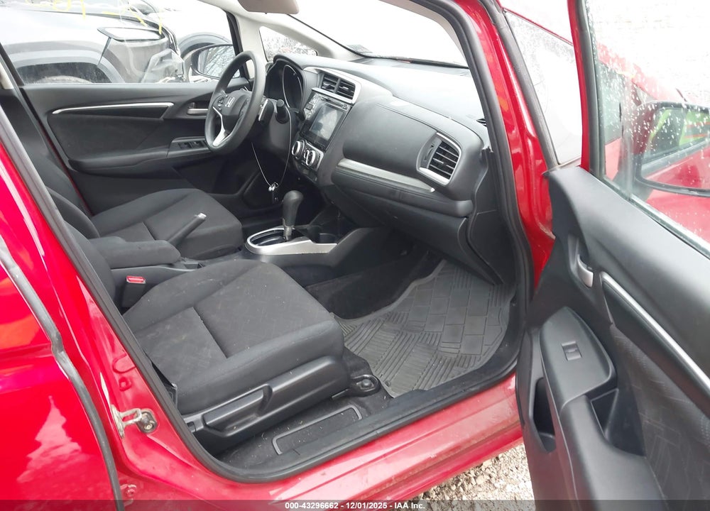 2015 HONDA FIT VIN: 3HGGK5H86FM767746