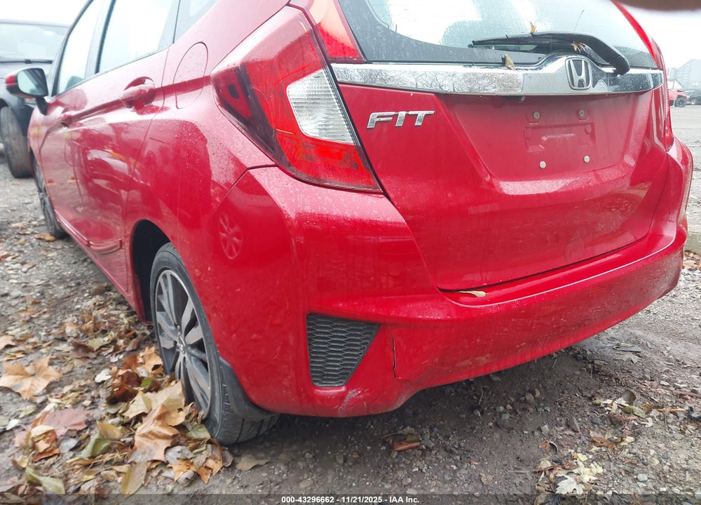 2015 HONDA FIT VIN: 3HGGK5H86FM767746