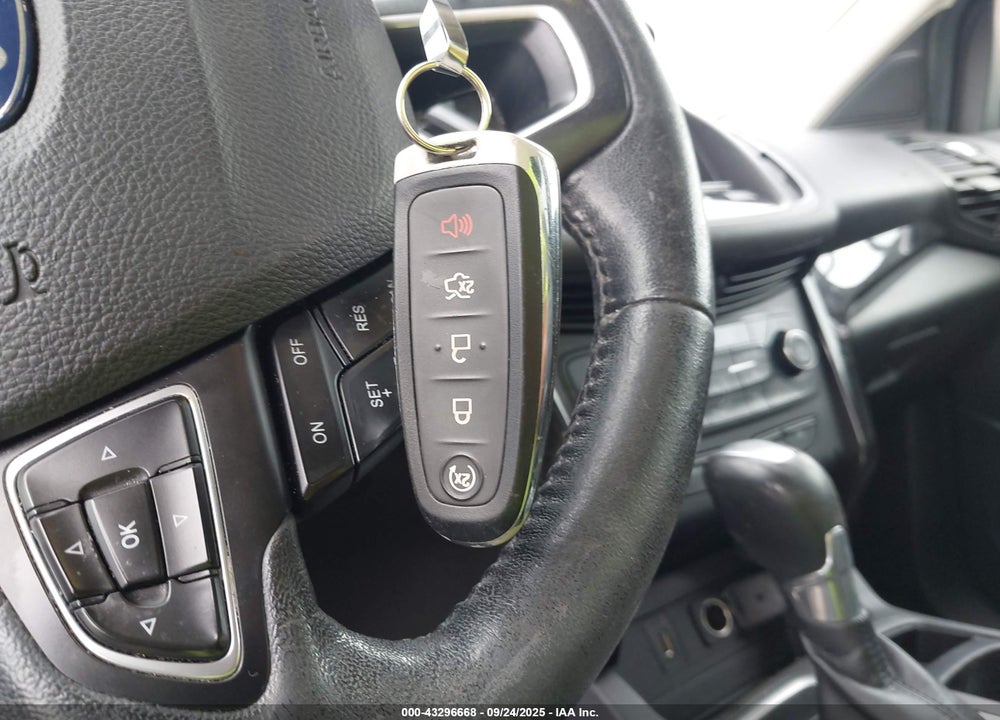 2017 FORD ESCAPE VIN: 1FMCU9J95HUE21666
