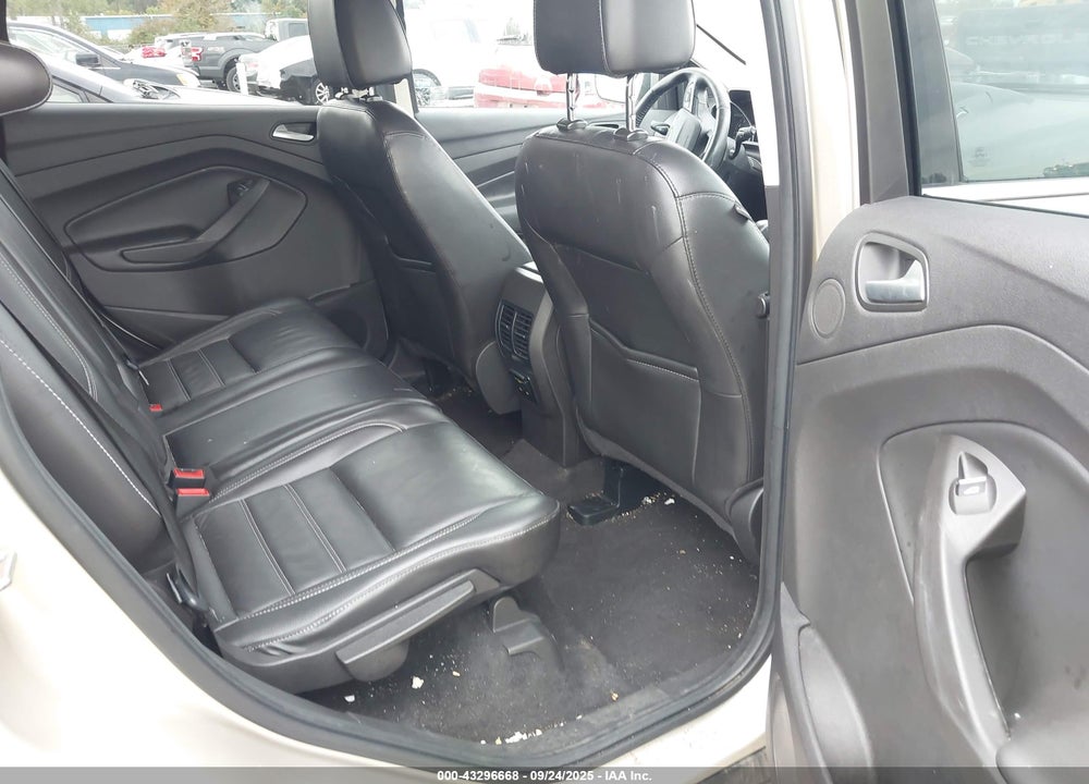 2017 FORD ESCAPE VIN: 1FMCU9J95HUE21666