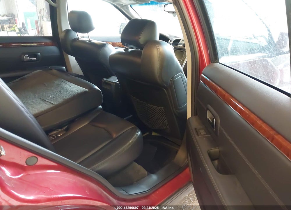 2009 CADILLAC SRX VIN: 1GYEE437390137979