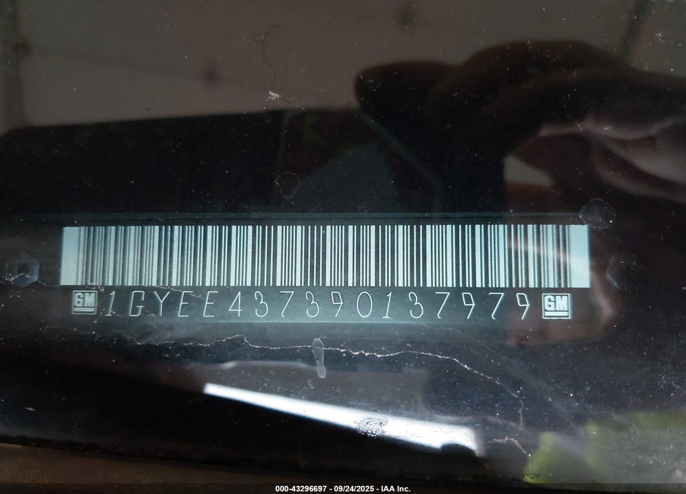 2009 CADILLAC SRX VIN: 1GYEE437390137979