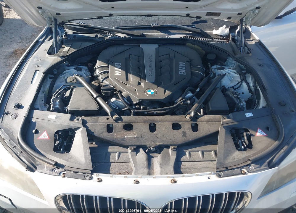 2013 BMW 7 SERIES VIN: WBAYE8C51DD133016