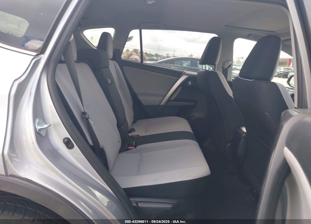 2018 TOYOTA RAV4 HYBRID XLE VIN: JTMRJREV2JD237029