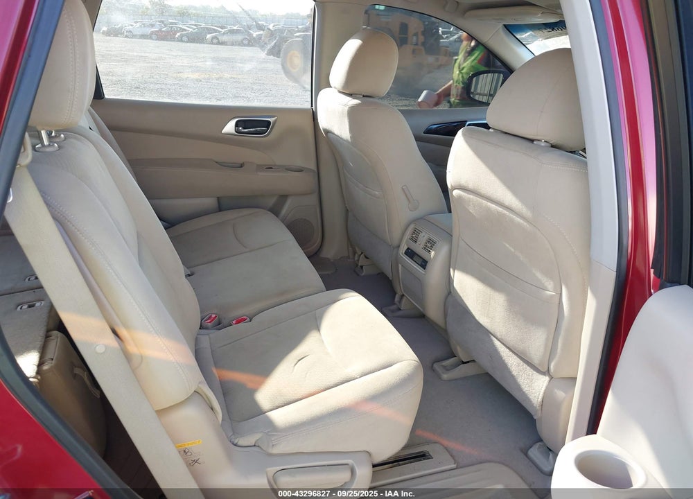 2014 NISSAN PATHFINDER VIN: 5N1AR2MN2EC639588
