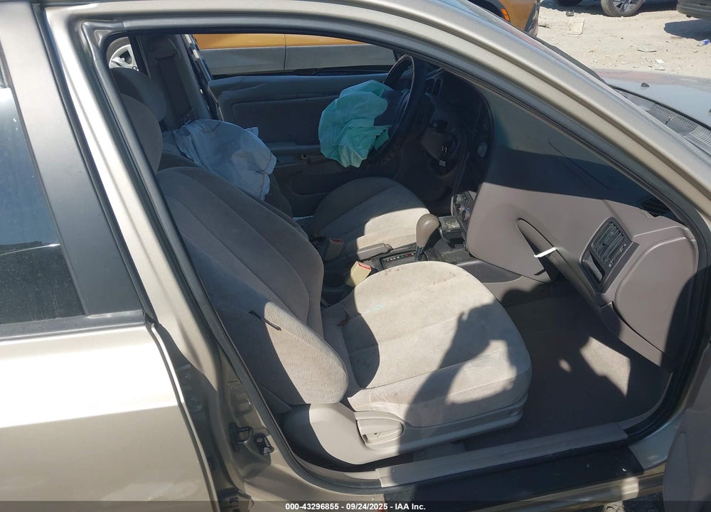 2005 HYUNDAI ELANTRA VIN: KMHDN46D45U197450