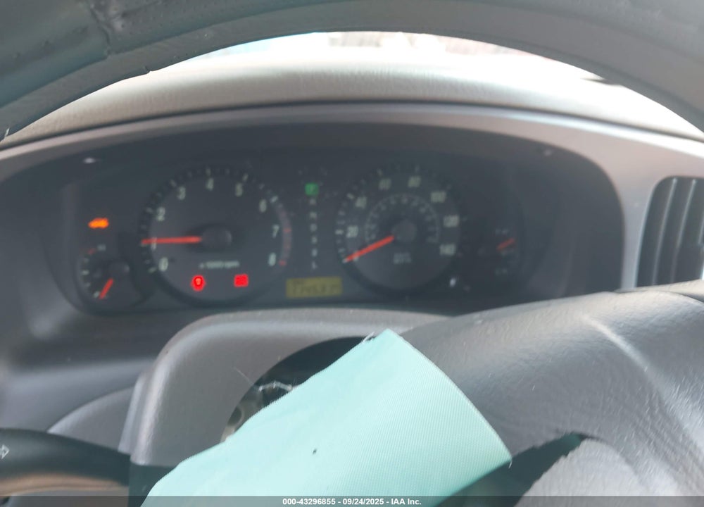 2005 HYUNDAI ELANTRA VIN: KMHDN46D45U197450