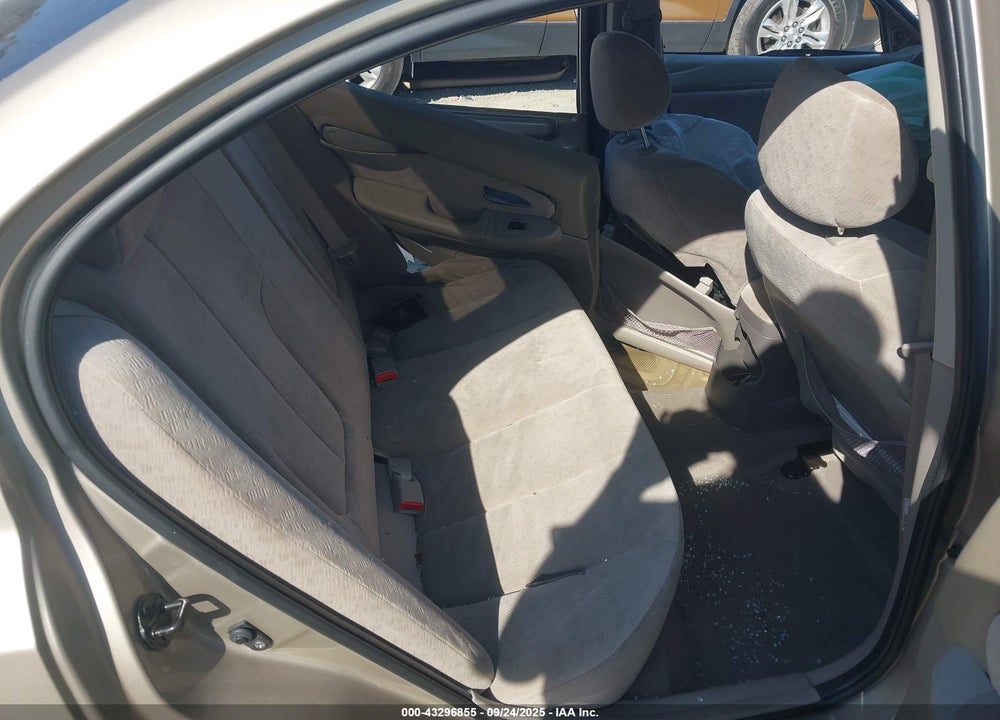 2005 HYUNDAI ELANTRA VIN: KMHDN46D45U197450