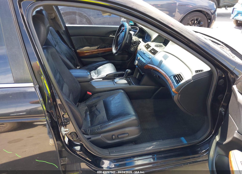 2011 HONDA ACCORD VIN: 5KBCP3F86BB002915