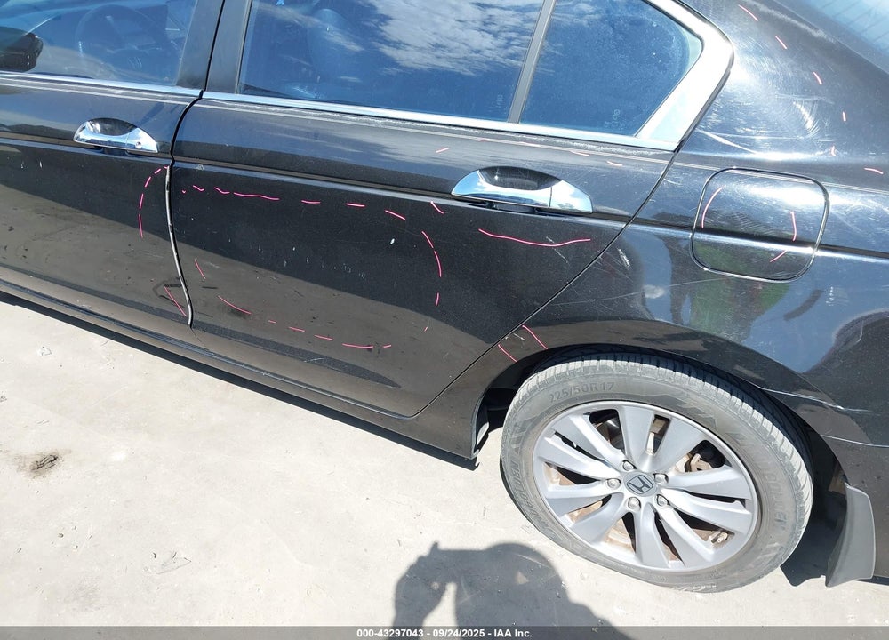 2011 HONDA ACCORD VIN: 5KBCP3F86BB002915