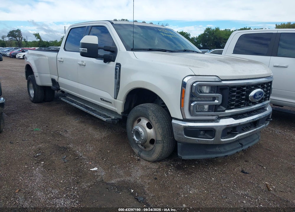 2023 FORD F-350 LARIAT VIN: 1FT8W3DT2PEC97034