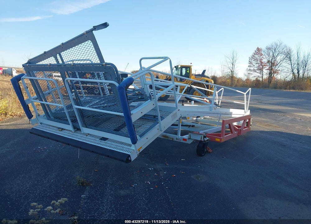 2011 EQUIPMENT STEEL GSE A203473D VIN: 00000000000026012