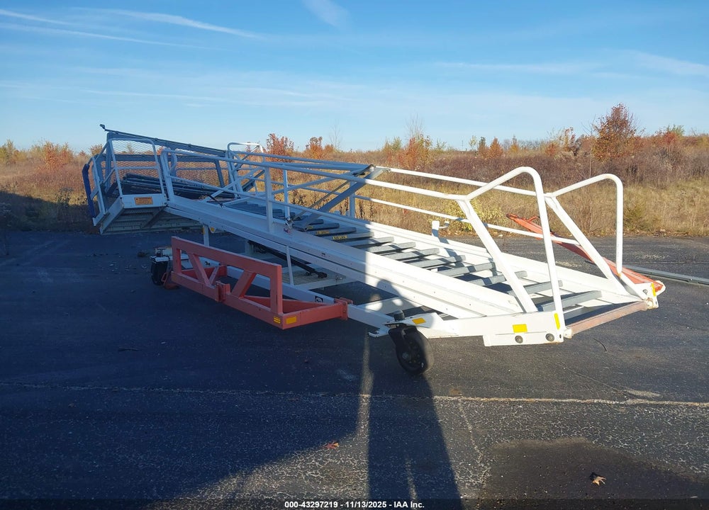 2011 EQUIPMENT STEEL GSE A203473D VIN: 00000000000026012