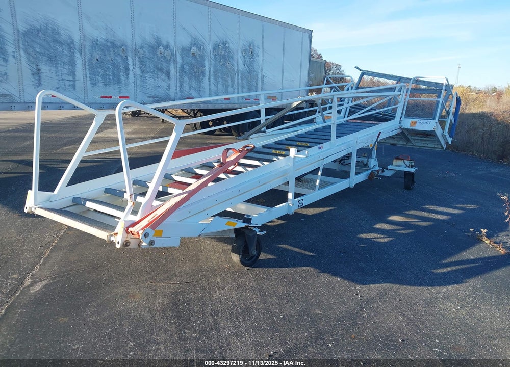 2011 EQUIPMENT STEEL GSE A203473D VIN: 00000000000026012