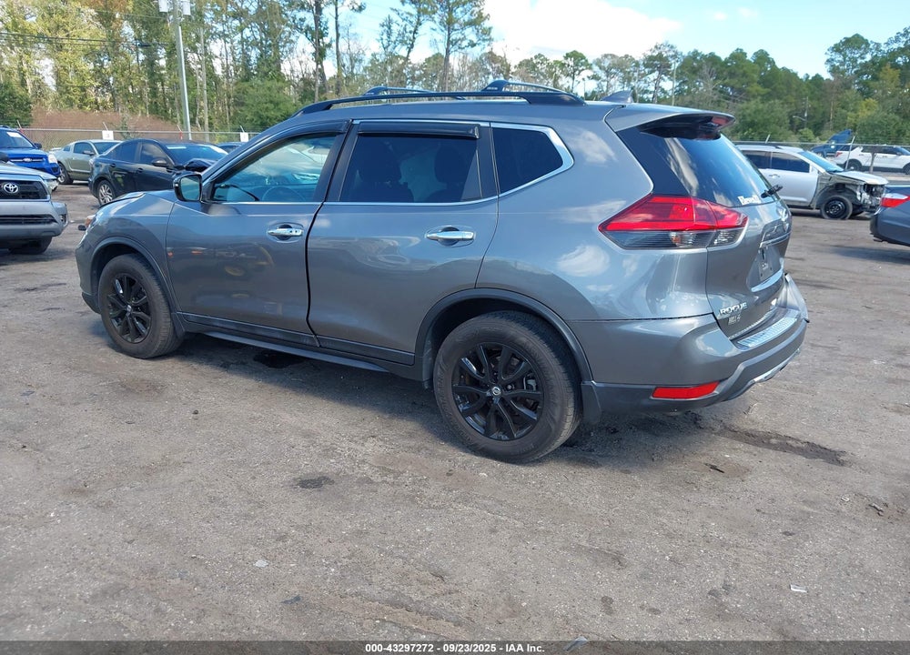 2017 NISSAN ROGUE VIN: 5N1AT2MT3HC884467
