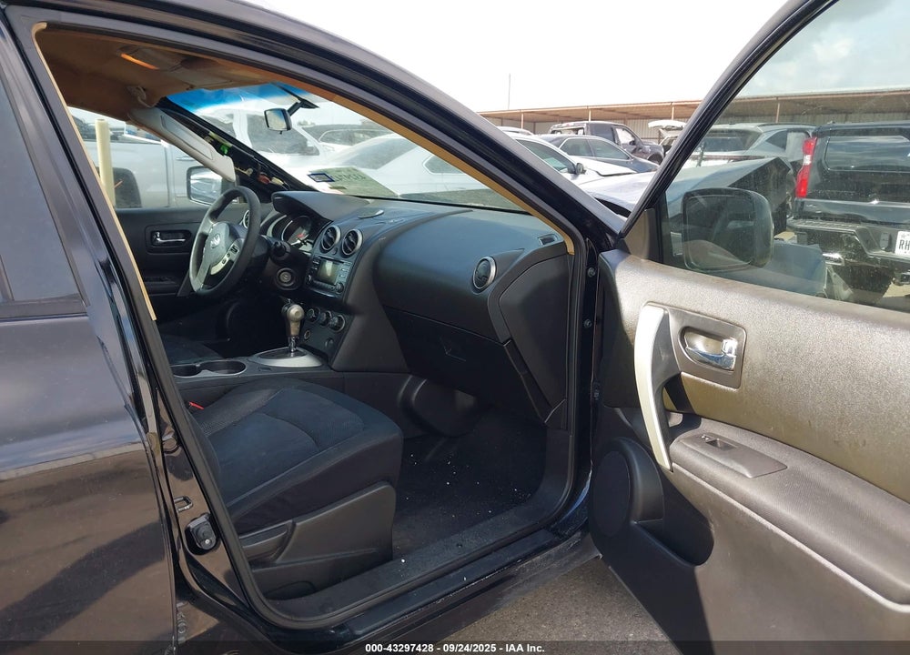 2014 NISSAN ROGUE VIN: JN8AS5MT2EW625282