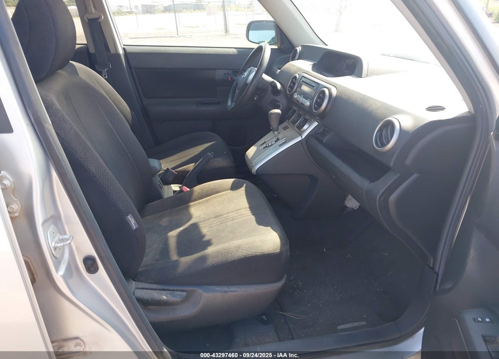 2009 SCION XB VIN: JTLKE50E391075502