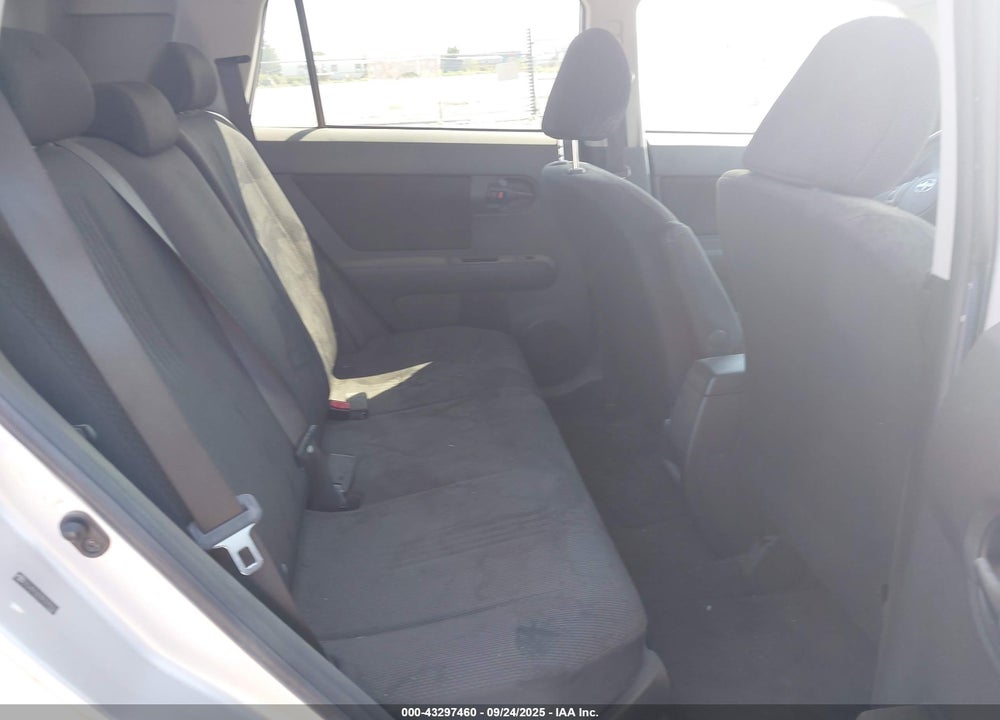 2009 SCION XB VIN: JTLKE50E391075502